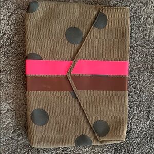 Fun clutch - clean and from smoke- free home! In very good condition!